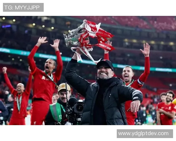 中超精彩对决里昂与利物浦激战成平补时进球引发全场狂欢