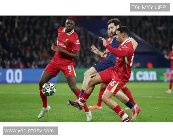 欧冠经典对决利物浦逆转曼联绝杀瞬间引发争议判罚热议