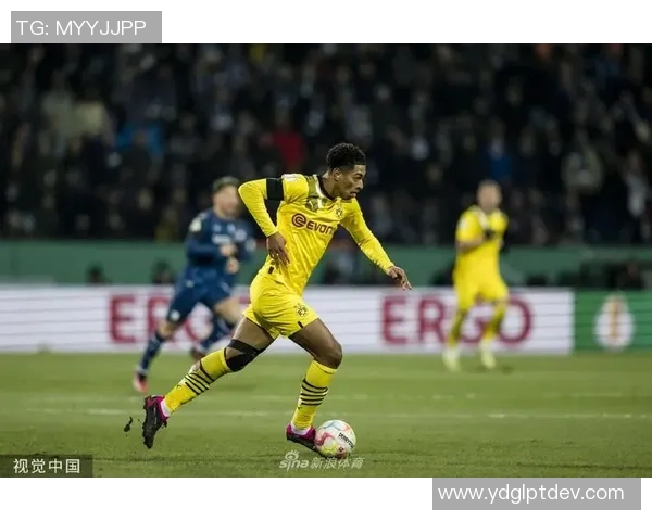 足总杯精彩对决多特蒙德大胜那不勒斯神奇扑救点燃全场激情
