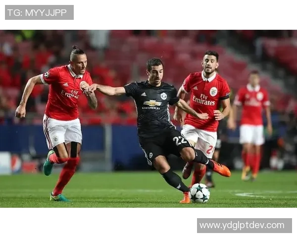 欧联杯精彩对决本菲卡逆转那不勒斯帽子戏法引爆全场激情