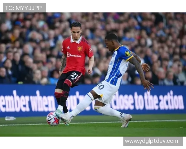 英超激战曼联险胜莱比锡绝杀时刻引发全场狂欢与转会传闻交织