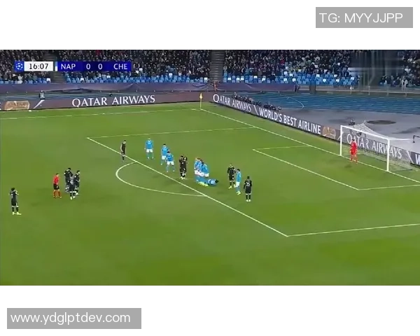 世界杯精彩对决那不勒斯绝杀切尔西争议判罚引发全场热议 世界杯精彩对决那不勒斯绝杀切尔西争议判罚引发全场热议