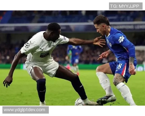 英超赛场惊现冷门尤文图斯大胜巴萨引发热议与分析