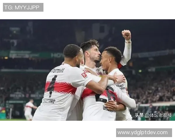 世界杯精彩对决里昂与马竞激战成平补时进球引发全场狂欢 世界杯精彩对决里昂与马竞激战成平补时进球引发全场狂欢