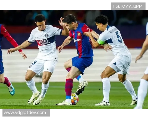 皇马大胜巴黎圣日耳曼六比二红牌争议瞬间点燃全场激情 皇马大胜巴黎圣日耳曼六比二红牌争议瞬间点燃全场激情